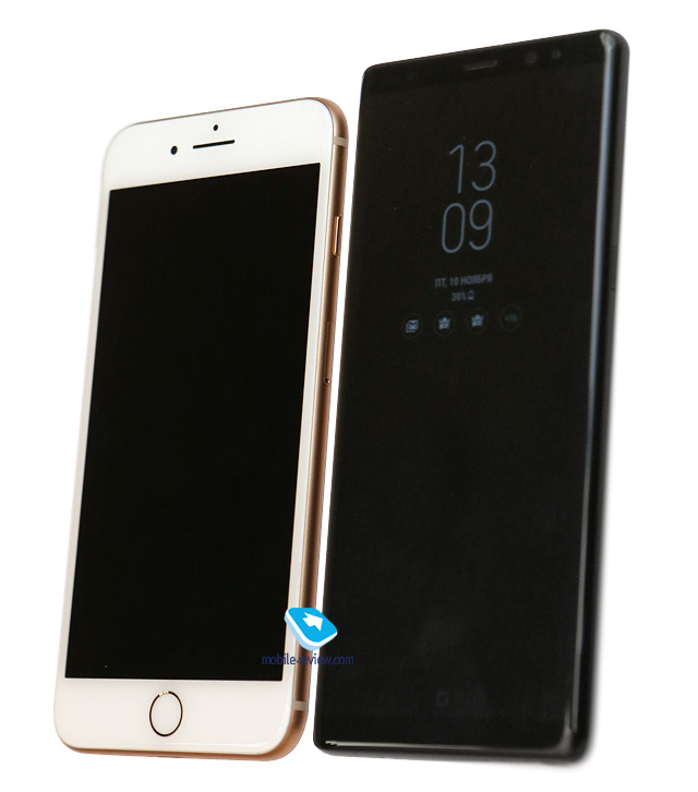 При цьому iPhone 8 Plus важить на 30 грам більше, тобто ергономіка, яка і так була далека від ідеальної, тут страждає ще сильніше