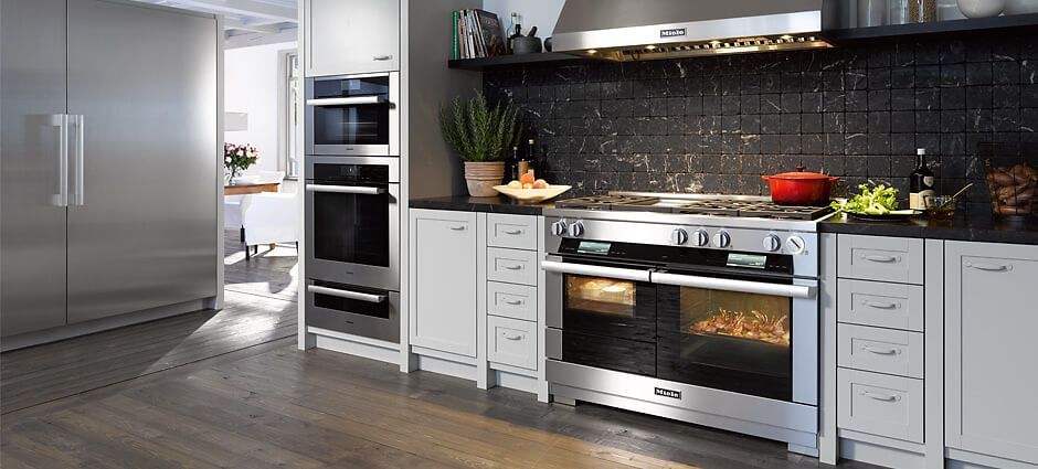 Ви можете вибрати два варіанти: купити плиту і духовку в одному виробі або вибрати їх окремо - комплектом або різні моделі