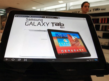 Рівно через тиждень в російських торгових мережах почнуться продажі планшета Samsung Galaxy Tab 10