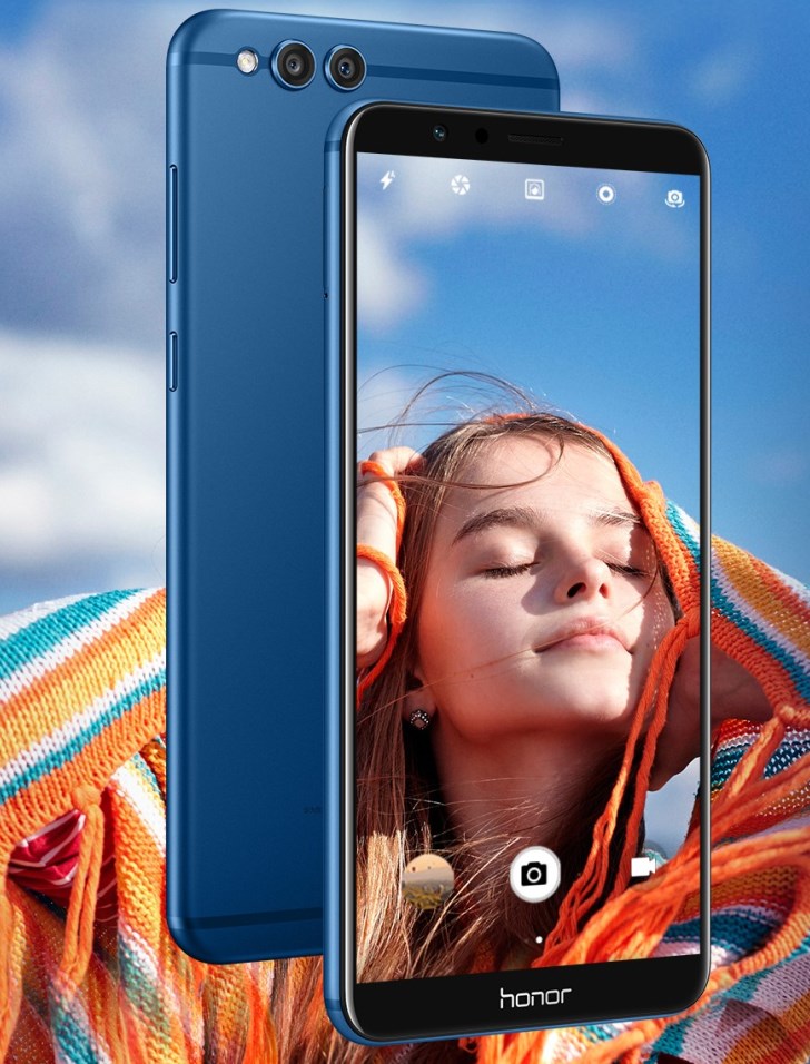 На додаток до нового   Maimang 6   (G10 / Mate 10 Lite) в асортименті Huawei і Honor з'явилася ще одна модель з екраном нового типу - Honor 7X